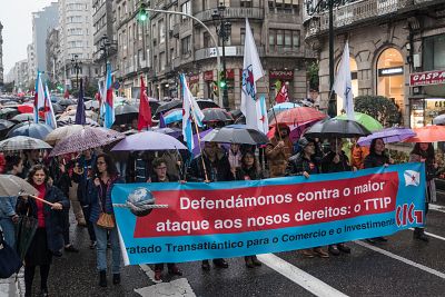 2016-10-15ConcentracionTTIPVigo 01.jpg